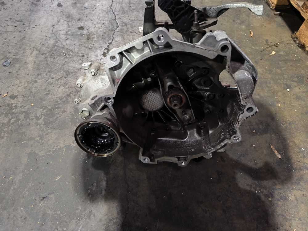 BOITE DE VITESSE MANUEL VW POLO 6R... / AUDI / SEAT / SKODA CODE: LGQ - Vue 1